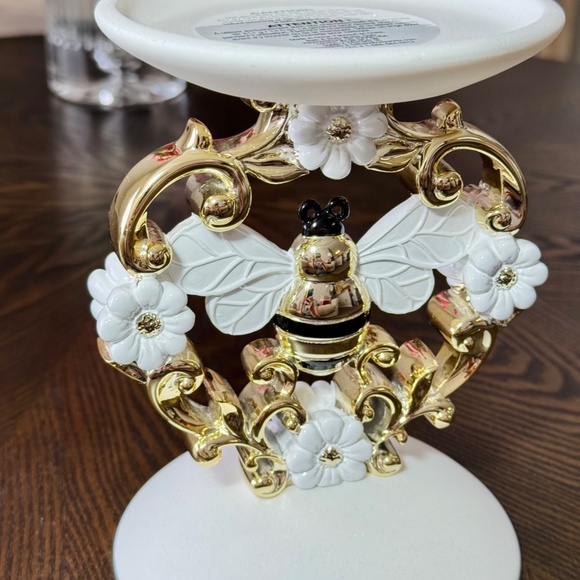 Elegant BEE Stand 3-Wick Candle Holder - Picture 1 of 5